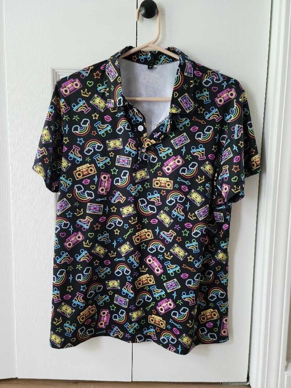 Amazon Medium 80's Theme Women's Golf Shirt